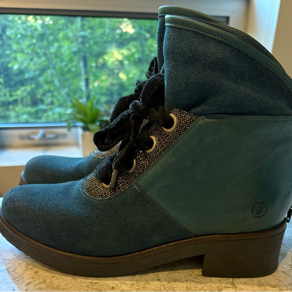 Chic Teal Lace-Up Ankle Boots